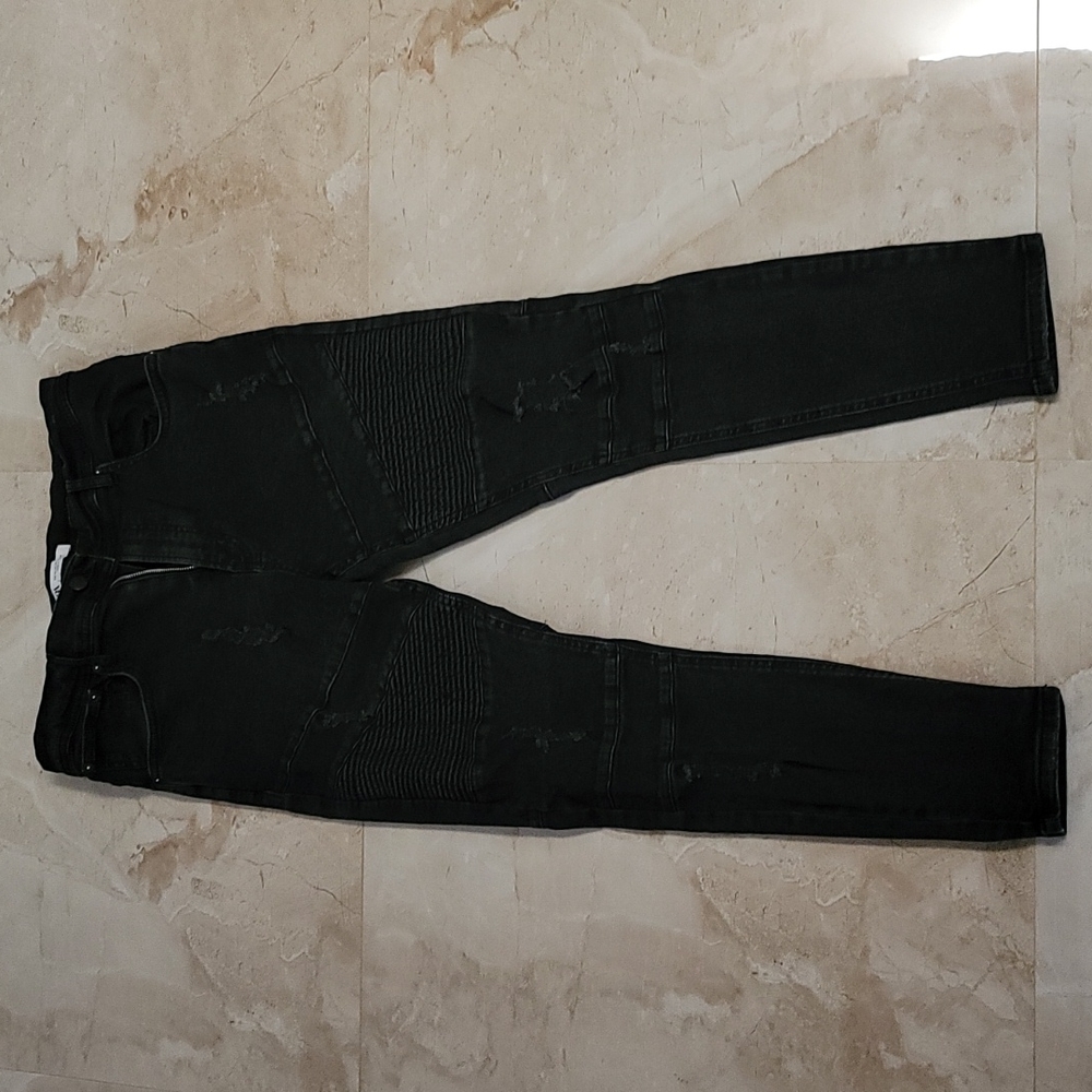 Men's Zara distressed black jeans.  Size 34